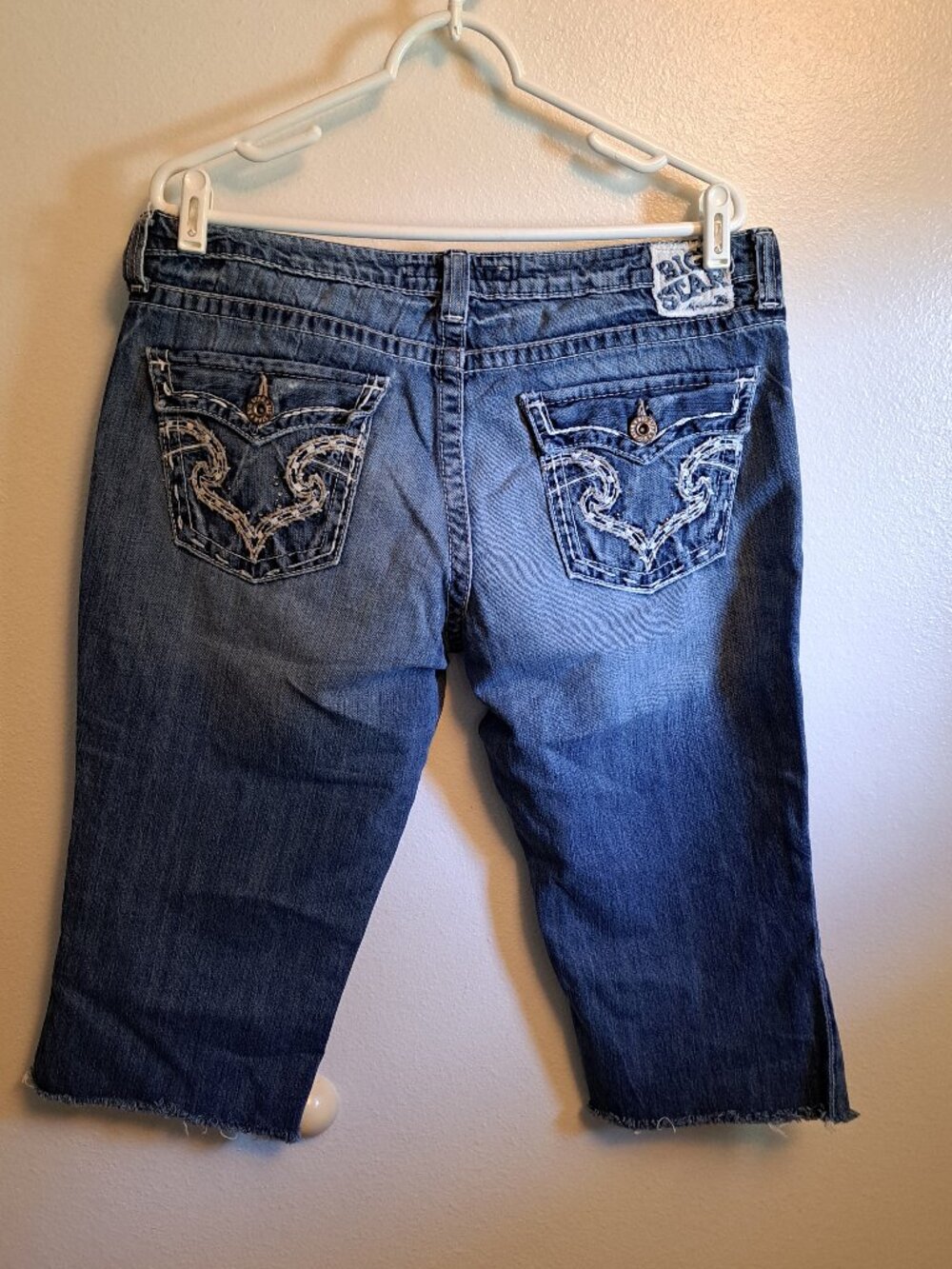 Big Star Casey K Low Rise Fit Cut off Denim Jean Shorts W/Embroidered Flap Pocke - Picture 2 of 11